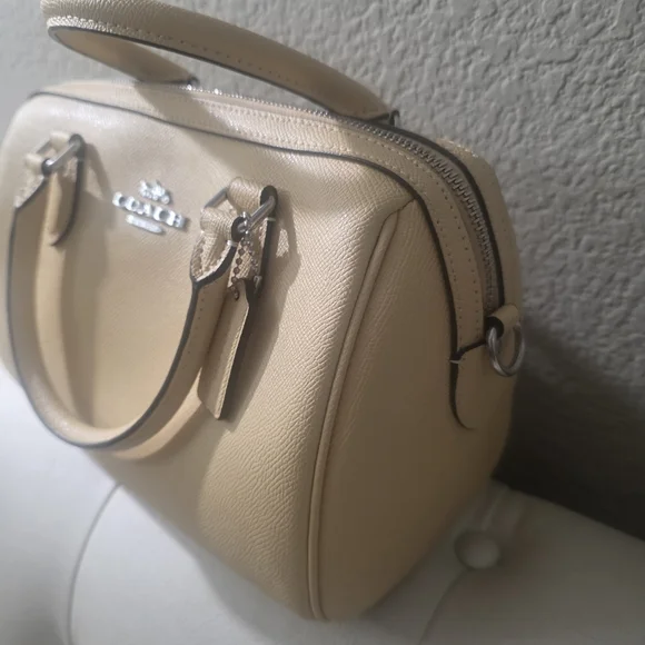 Coach Pastel Yellow Cream Medium Rowan Leather Handbag - Picture 2 of 8